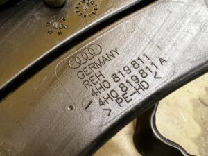 KANAŁ NAWIEW TUNEL POWIETRZA LEWY AUDI A8 D4