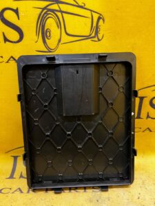 OSŁONA KLAPA SCHOWKA TYLNEJ ŚCIANY BAGAŻNIKA AUDI A8 D4 4H