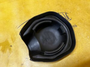 OSŁONA ZAŚLEPKA KIELICHA AMORTYZATORA PRZÓD MERCEDES CLS W218