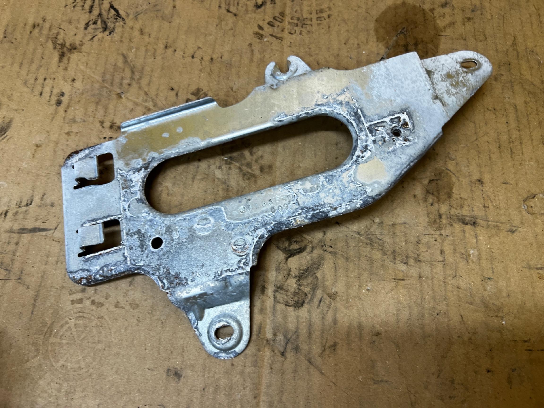 WSPORNIK MOCOWANIE UCHWYT STEROWNIKA MODUŁU SAM MERCEDES GLS X166