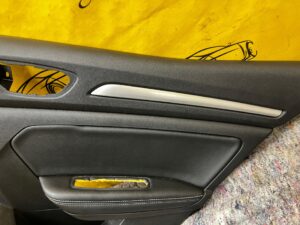BOCZEK TAPICERKA DRZWI LED PRAWY TYŁ RENAULT MEGANE IV HB