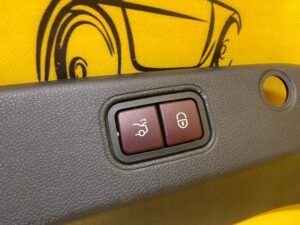 LISTWA OSŁONA KLAPY BAGAŻNIKA MERCEDES W257
