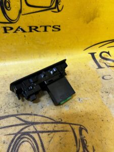 PANEL PRZYCISK OTWIERANIA KLAPY LR RANGE ROVER EVOQUE II L551