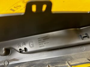 KOMPLET BOCZEK MOCOWANIE PÓŁKI BAGAŻNIKA PRAWY LEWY PEUGEOT 308 II T9 HB