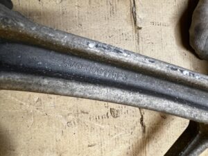 WAHACZ TYŁ TYLNY LEWY DOLNY CHEVROLET CORVETTE C5 97-04