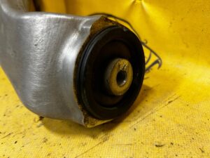 WAHACZ LEWY PRZÓD PORSCHE CAYENNE 7P5 LIFT 4.2D