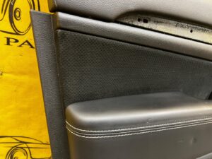 TAPICERKA BOCZEK DRZWI PRZÓD LEWY JEEP GRAND CHEROKEE WK2 HARMAN/HARDON