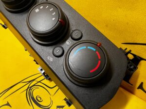 PANEL KLIMATYZACJI NAWIEWU DACIA JOGGER