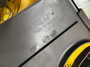 POSZYCIE OSŁONA SŁUPKA ŚRODKOWEGO B PRAWY PORSCHE PANAMERA 970 I LIFT