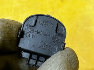 ZAŚLEPKA OSŁONA MASKOWNICA FORD FIESTA MK8