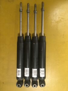 KOMPLET AMORTYZATORÓW TYŁ PEUGEOT 3008 II 1.6 HDI