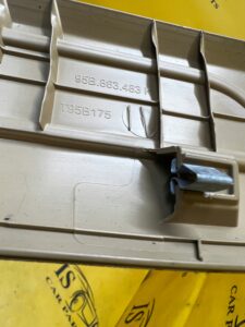 PLASTIK OSŁONA LISTWA PROGU SŁUPKA A PRZÓD LEWY PORSCHE MACAN 95B