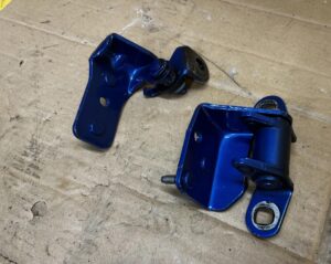 KPL ZAWIASY DRZWI TYŁ PRAWY FORD BRONCO 21- VELOCITY BLUE PEARL METALIC