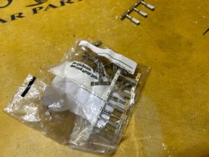 10 X STYK WTYK. GNIAZDO PŁASKI ŁĄCZNIKA GRZEBIEN. 0,75-1,0 MM² NOWY OEM