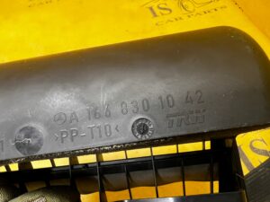 KRATKA WENTYLACYJNA DEKOMPRESYJNA TYŁ MERCEDES GL X166