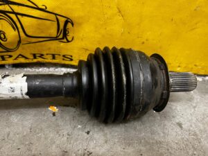 PÓŁOŚ PRZÓD PRZEDNIA PRAWY PRAWA INFINITI Q30 MERCEDES A W176 1.5 DIESEL