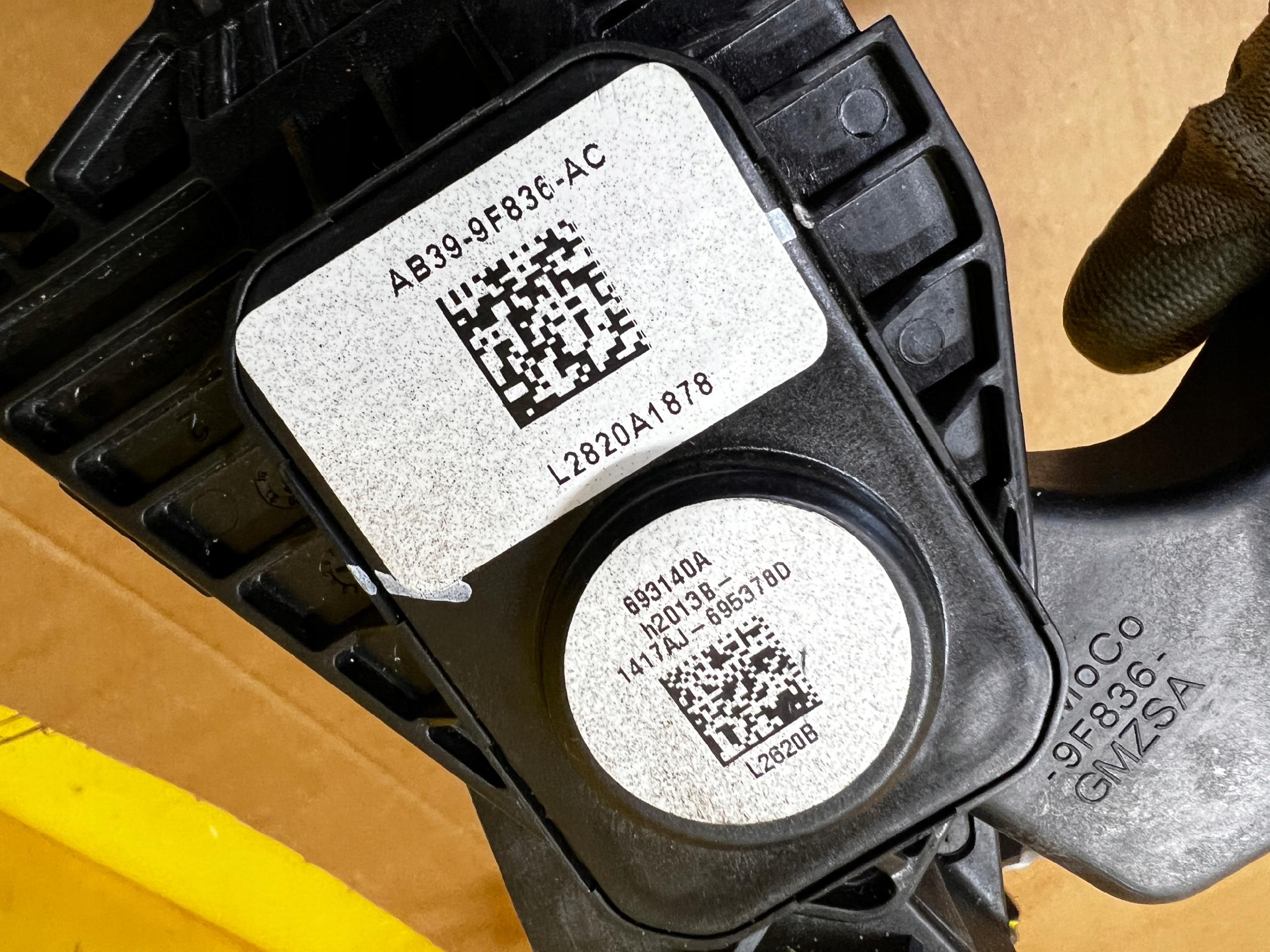 PEDAŁ POTENCJOMETR GAZU AUTOMAT FORD RANGER MK5 V