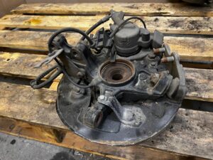 ZWROTNICA TARCZA ZACISK PRZÓD LEWY PEUGEOT 3008 II 5008 II