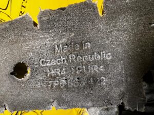 WYGŁUSZENIE GĄBKA PROGU BAGAŻNIKA PORSCHE CAYENNE II 7P5 LIFT 92A