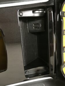 PANEL RAMKA DEKOR TUNELU ŚRODKOWEGO INFINITI Q30