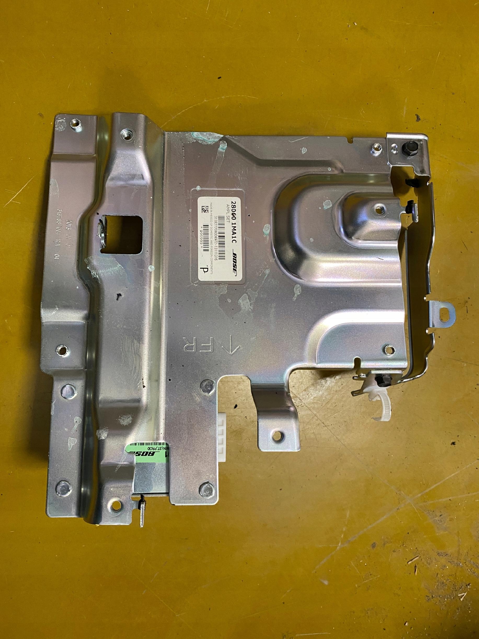 MOCOWANIE WZMACNIACZA STEROWNIK BOSE INFINITI Q70