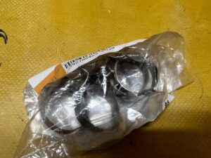 2 X ZACISK PRZEWODU WSPOMAGANIA KIEROWNICY BMW NOWY OEM