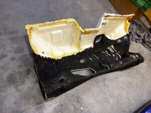 OSŁONA WYGŁUSZENIE WYKŁADZINA ŚCIANY GRODZIOWEJ PEUGEOT 308 II T9 EU