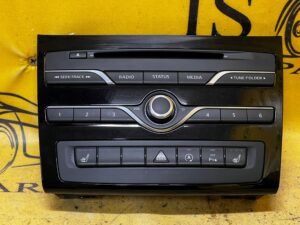 PANEL PRZICISKI STEROWANIA RADIEM RADIO INFINITI Q30