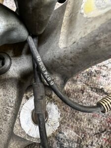 ZWROTNICA PIASTA TYŁ LEWY BMW M5 F90 4.4 V8