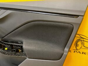 BOCZEK DRZWI PRZÓD PRZEDNI PRAWY SKODA SCALA