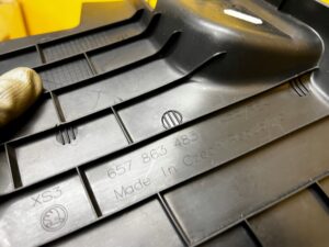 LISTWA NAKŁADKA PROGU SŁUPKA A PRZEDNIEGO PRZÓD LEWA LEWY SKODA SCALA