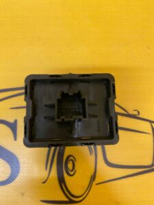 PANEL PRZYCISKÓW PRZEŁĄCZNIKÓW PDC FORD FIESTA MK8