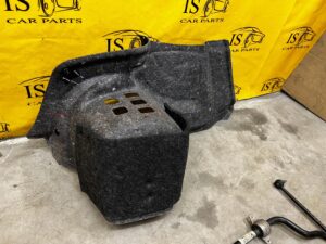 BOCZEK BAGAŻNIKA PRAWY AUDI A8 D4 LONG LIFT