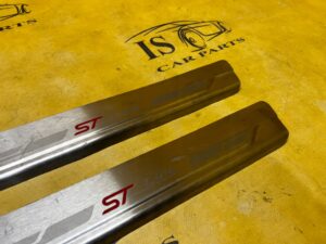 KOMPLET LISTWY LISTWA PROGOWE PROGOWA FORD FIESTA MK8 ST-LINE