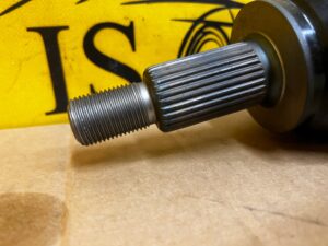 PÓŁOŚ PRZÓD PRZEDNIA LEWY LEWA LAND ROVER DEFENDER II L663 3.0 D200