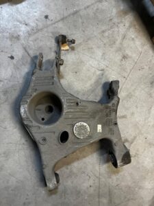 WAHACZ TYŁ PRAWY RANGE ROVER VELAR L560