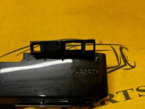 LISTWA DEKOR OBUDOWA DESKI KONSOLI PRAWY LAND ROVER DISCOVERY 5 V L462 EU