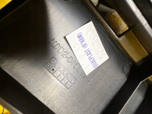 OSŁONA KONSOLI ŚRODKOWEJ RANGE ROVER EVOQUE II L551