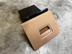 SCHOWEK PÓŁKA DESKI KONSOLI LEWY KIEROWCY BMW 7 F01 F02 EU