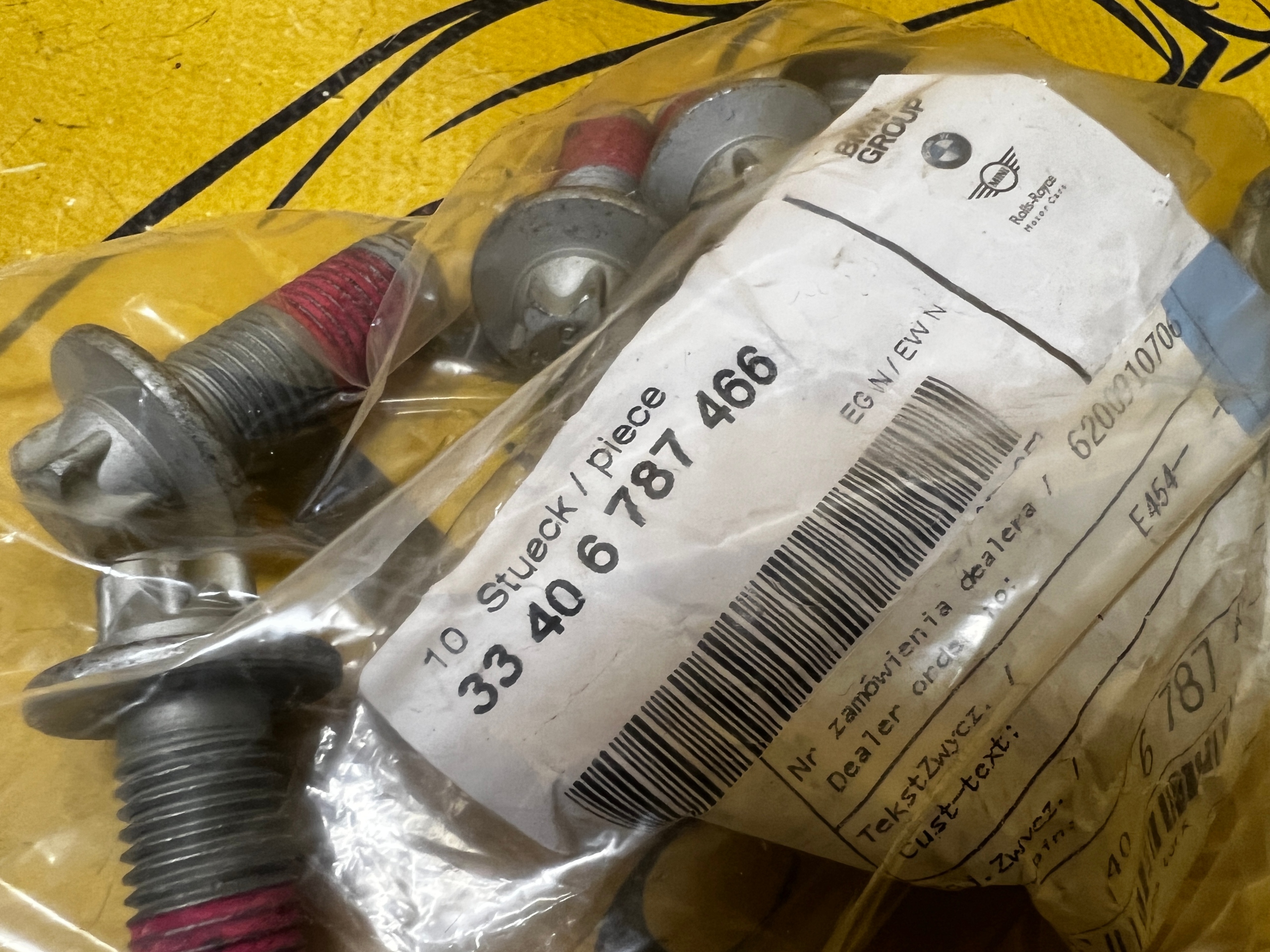 8 X ŚRUBA PIASTY KOŁA TYŁ M12X1,5X33-10.9 BMW X3 F25 X4 F26 NOWA OEM