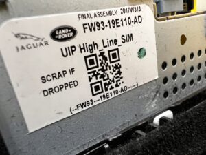 SCHOWEK KONSOLI ŚRODKOWEJ GNIAZDO PORT USB HDMI SIM RANGE ROVER VELAR L560