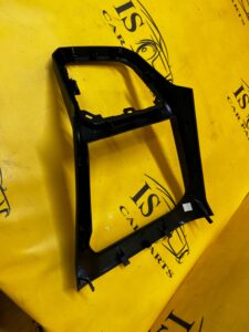 OSŁONA RAMKA RADIA DESKI KONSOLI DACIA SANDERO III 2023R