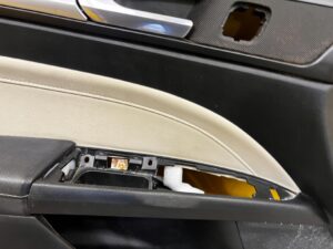 BOCZEK TAPICERKA DRZWI LEWY PRZÓD TITANIUM SKÓRA LED FORD FUSION LIFT USA