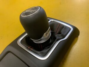 MIESZEK GAŁKA BIEGÓW CUPHOLDER JEEP WRANGLER JL