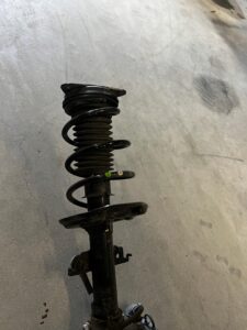 NOGA ZWROTNICA AMORTYZATOR PRZÓD LEWY LEWA RENAULT MEGANE IV