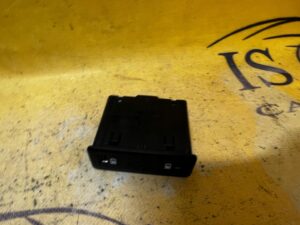 GNIAZDO PORT USB AUX RENAULT TALISMAN SCENIC IV