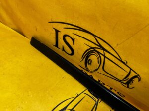 LISTWA SZYBY CZOŁOWEJ PRZÓD PRAWY MERCEDES GLS X166
