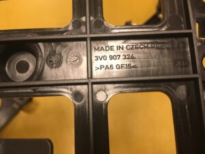 UCHWYT MOCOWANIE STEROWNIKA SKODA SUPERB III KOMBI