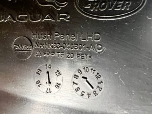 OSŁONA OBUDOWA ZAŚLEPKA DOLNA KONSOLI DESKI RANGE ROVER VELAR L560