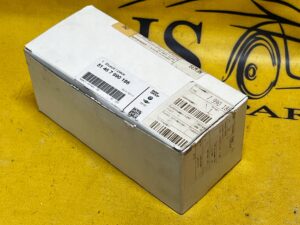 ZAŚLEPKA OSŁONA SZCZELINY PASA PRAWA BMW 7 G11 TARTUFO NOWA OEM